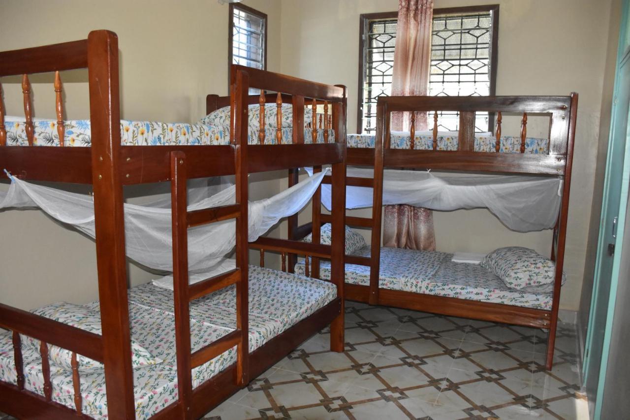 Bed and Breakfast L&J Modern Backpackers Kinondoni à Dar es Salaam Extérieur photo