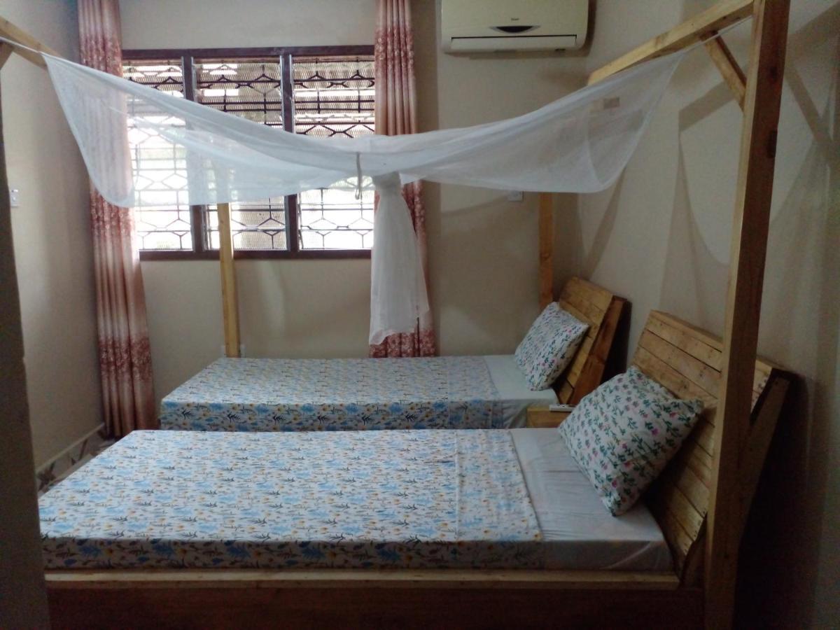 Bed and Breakfast L&J Modern Backpackers Kinondoni à Dar es Salaam Extérieur photo