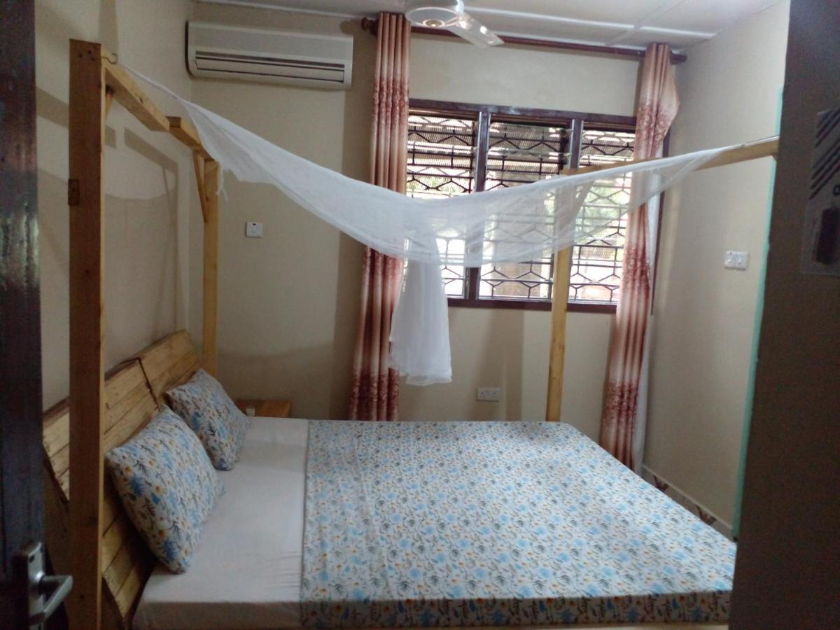 Bed and Breakfast L&J Modern Backpackers Kinondoni à Dar es Salaam Extérieur photo