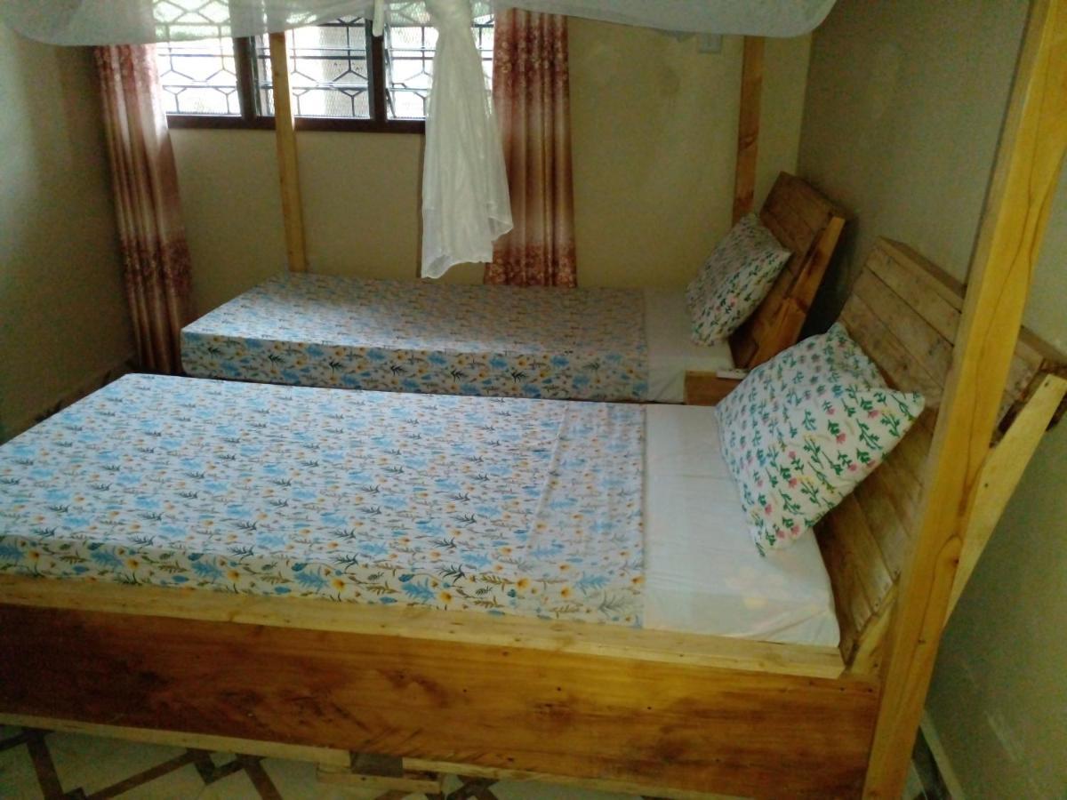 Bed and Breakfast L&J Modern Backpackers Kinondoni à Dar es Salaam Extérieur photo