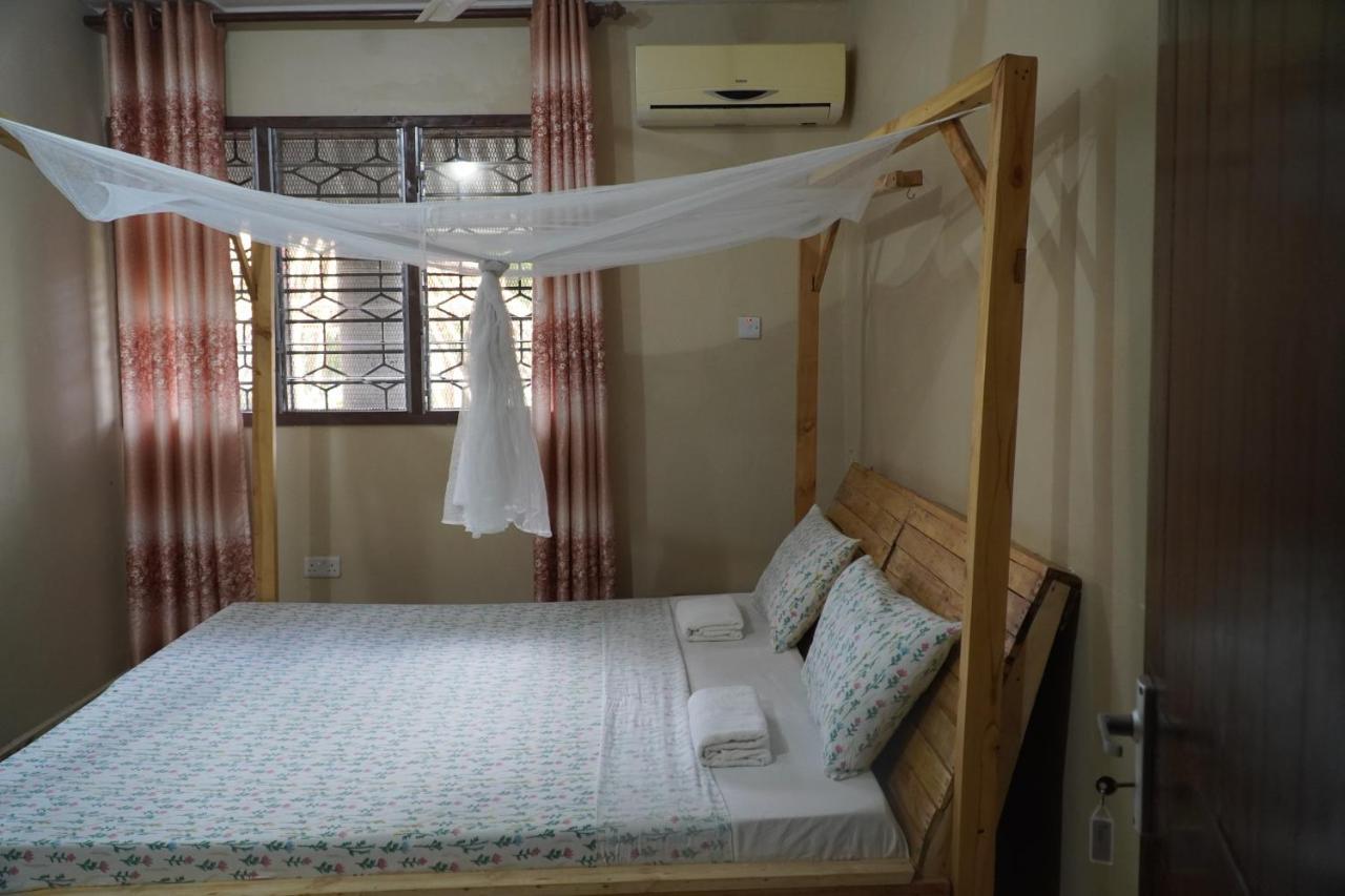 Bed and Breakfast L&J Modern Backpackers Kinondoni à Dar es Salaam Extérieur photo