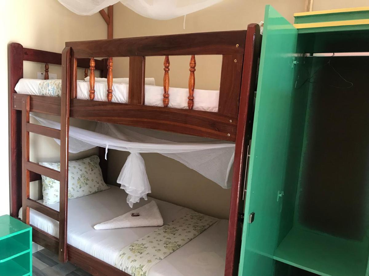 Bed and Breakfast L&J Modern Backpackers Kinondoni à Dar es Salaam Extérieur photo