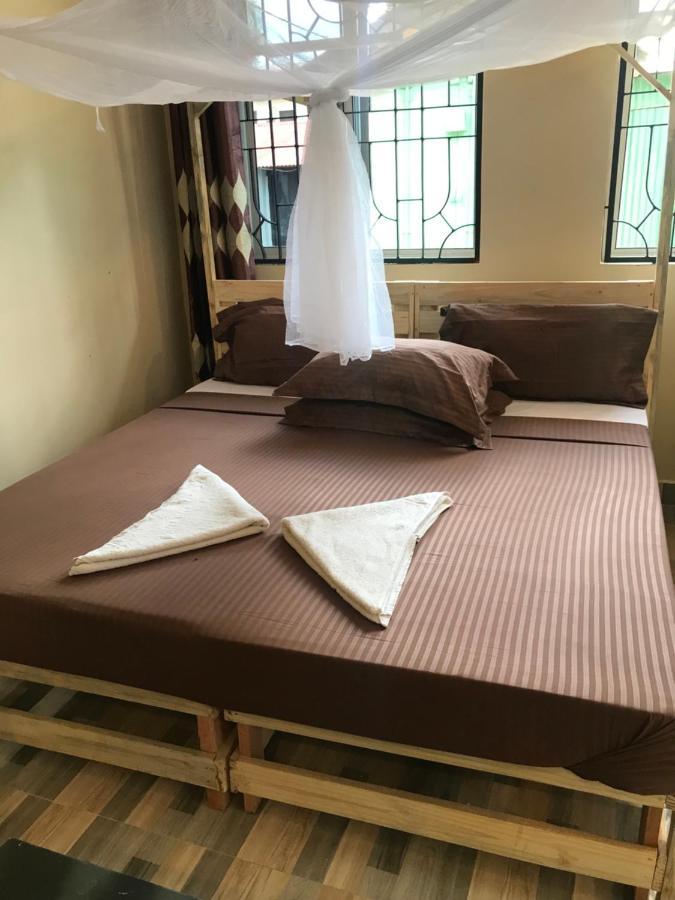 Bed and Breakfast L&J Modern Backpackers Kinondoni à Dar es Salaam Extérieur photo
