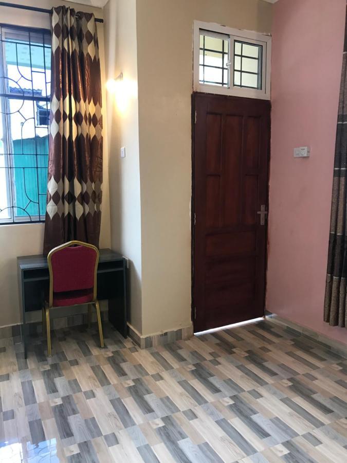 Bed and Breakfast L&J Modern Backpackers Kinondoni à Dar es Salaam Extérieur photo