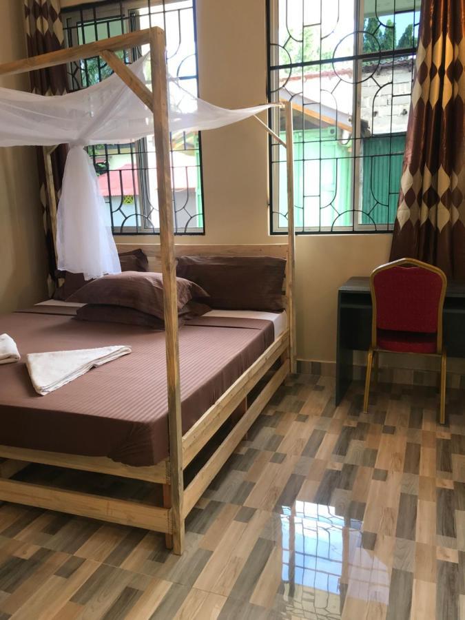 Bed and Breakfast L&J Modern Backpackers Kinondoni à Dar es Salaam Extérieur photo