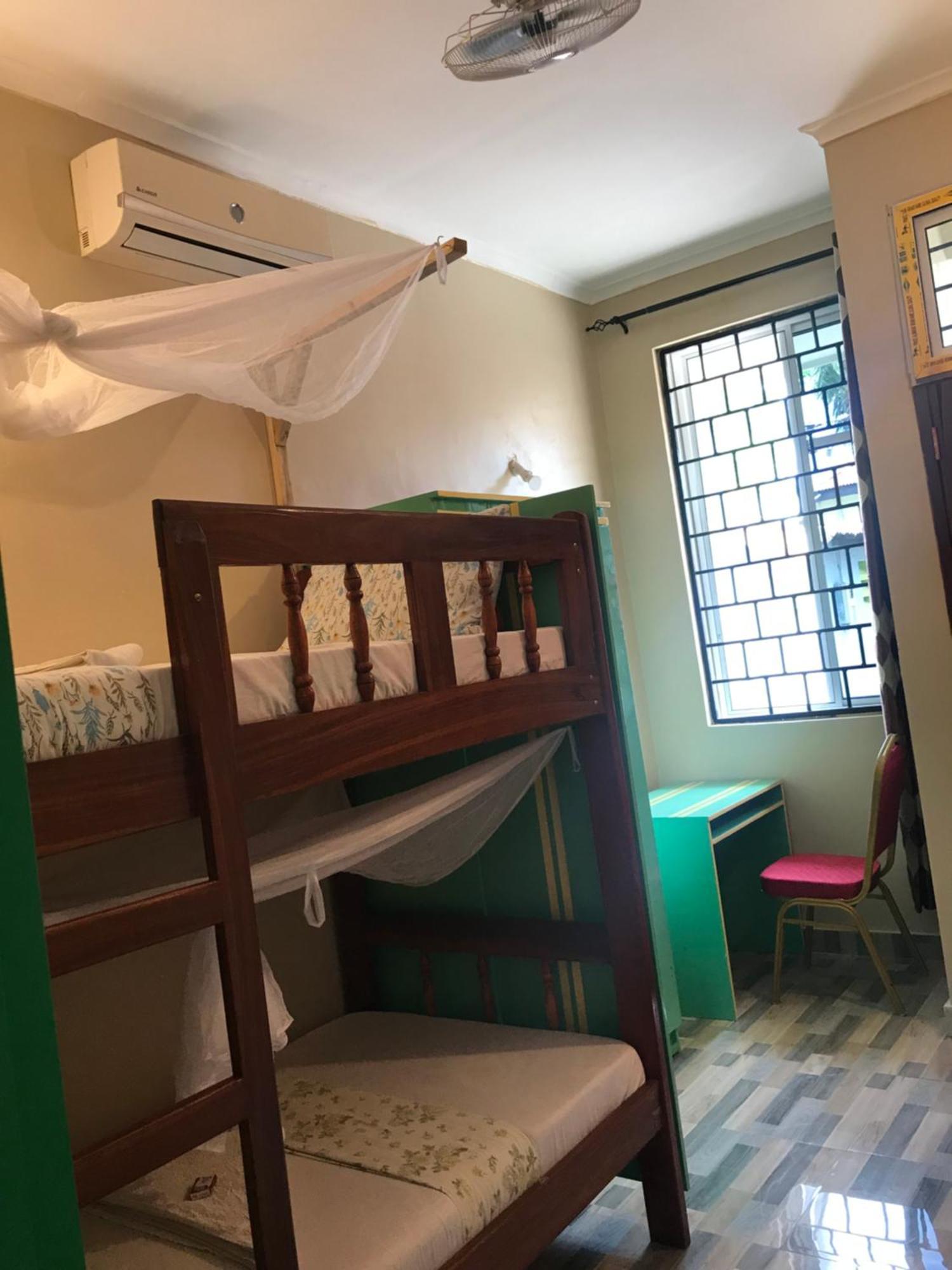 Bed and Breakfast L&J Modern Backpackers Kinondoni à Dar es Salaam Extérieur photo