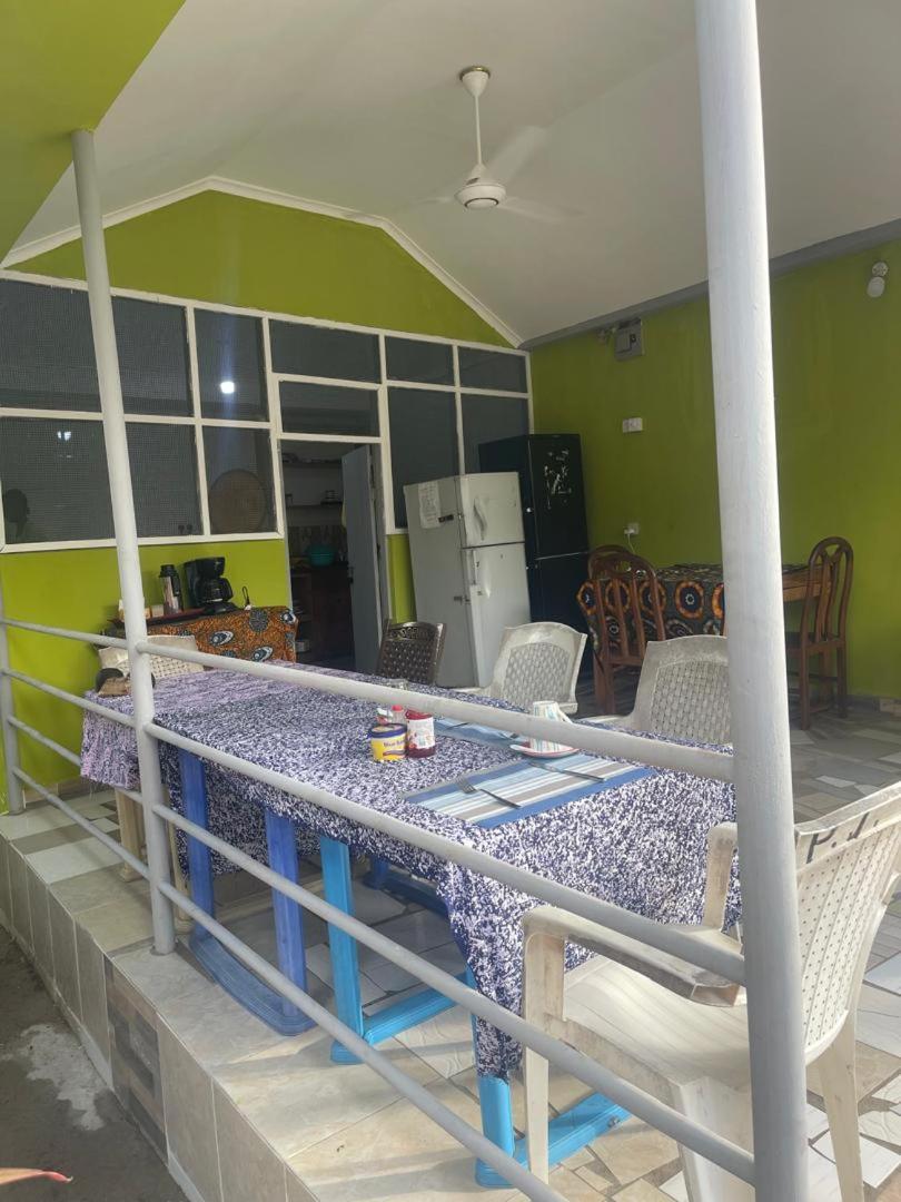 Bed and Breakfast L&J Modern Backpackers Kinondoni à Dar es Salaam Extérieur photo