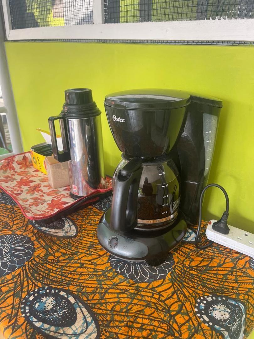 Bed and Breakfast L&J Modern Backpackers Kinondoni à Dar es Salaam Extérieur photo
