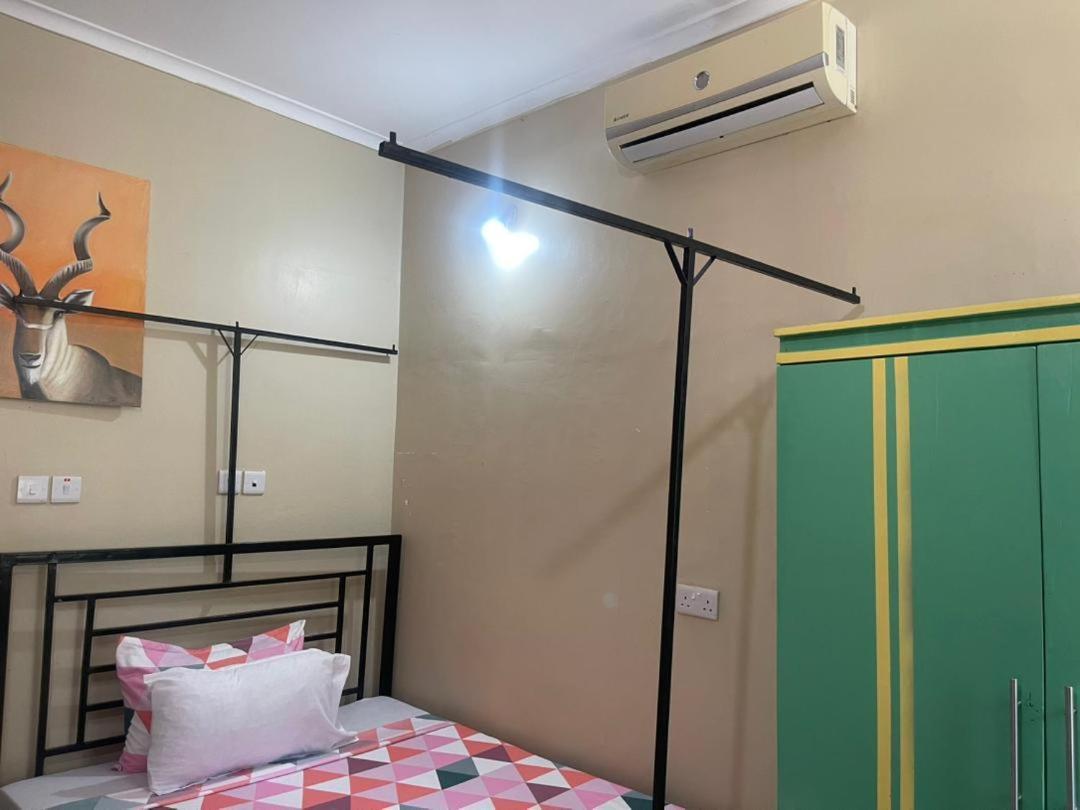 Bed and Breakfast L&J Modern Backpackers Kinondoni à Dar es Salaam Chambre photo
